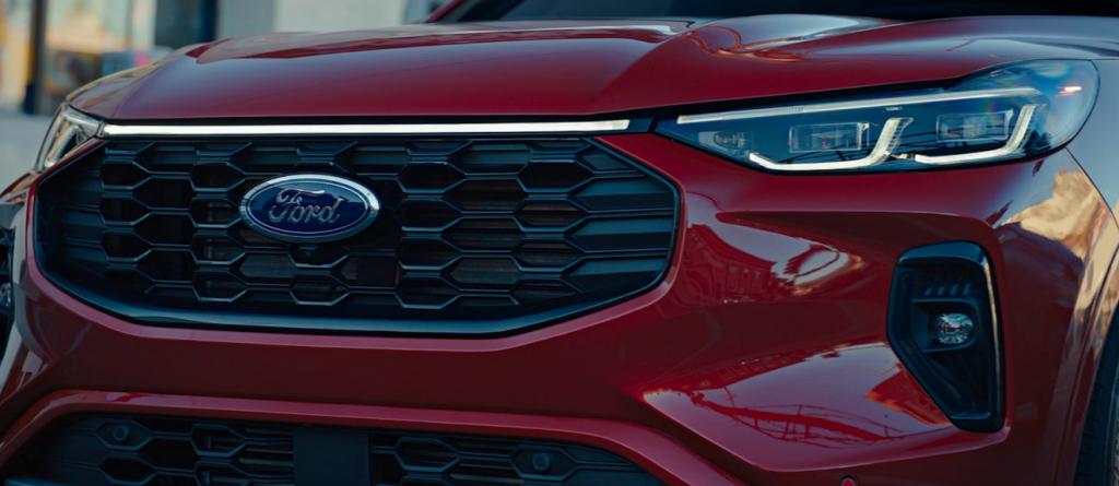 The front grille of the 2025 Ford Escape in New Hudson, MI 