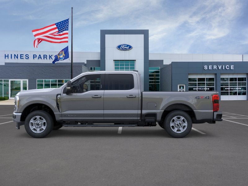 2026 Ford Super Duty F-350® XLT