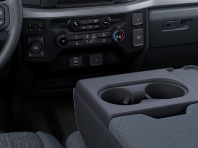 2027 Ford Super Duty F-350 SRW XLT