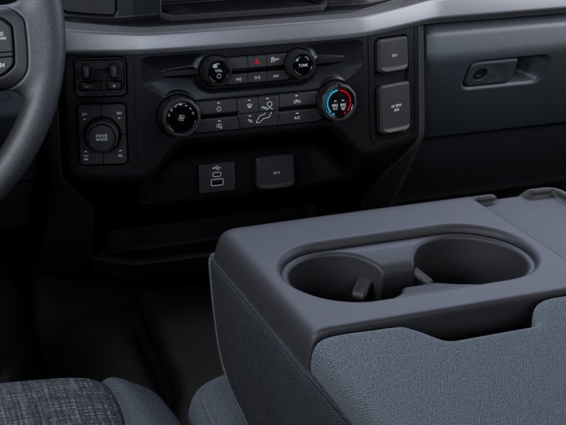 2027 Ford Super Duty F-350 SRW XLT