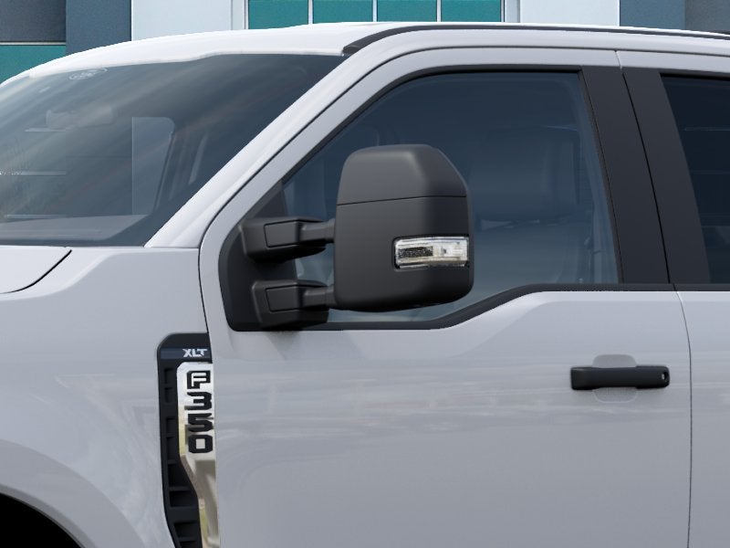 2027 Ford Super Duty F-350 SRW XLT