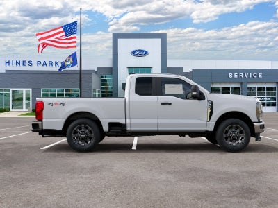 2027 Ford Super Duty F-350 SRW XLT