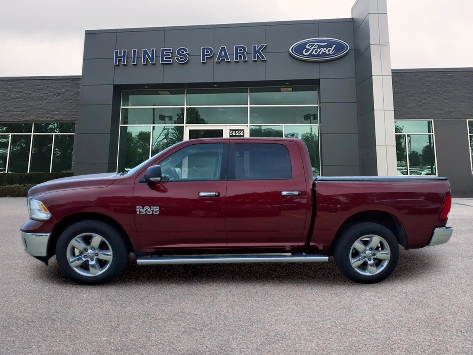 2018 RAM 1500 4x4 SLT 4dr Crew Cab 5.5 ft. SB Pickup
