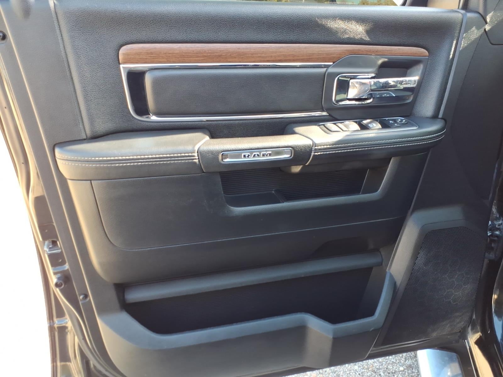 2016 RAM 1500 4x4 Laramie 4dr Crew Cab 5.5 ft. SB Pickup