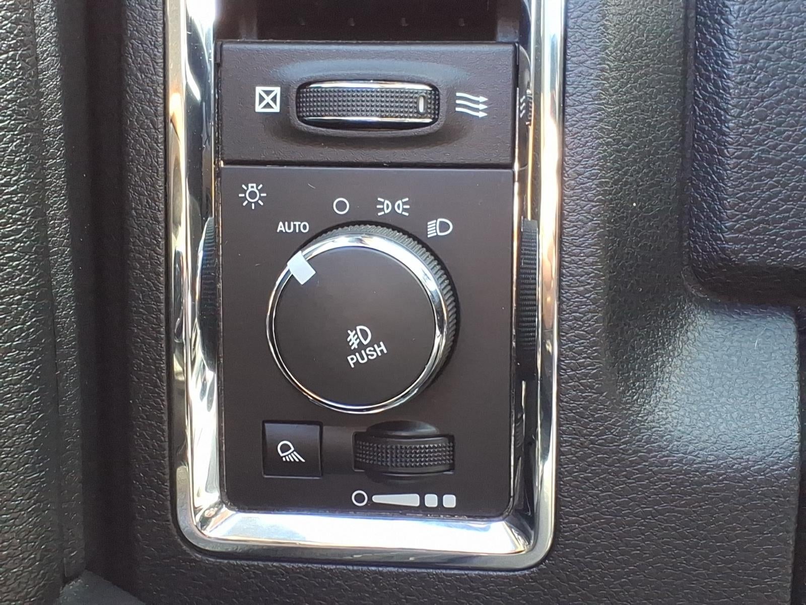 2016 RAM 1500 4x4 Laramie 4dr Crew Cab 5.5 ft. SB Pickup