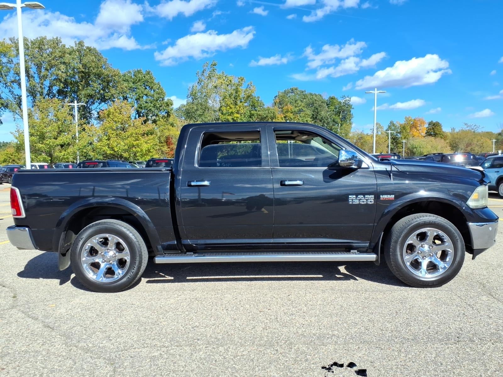 2016 RAM 1500 4x4 Laramie 4dr Crew Cab 5.5 ft. SB Pickup