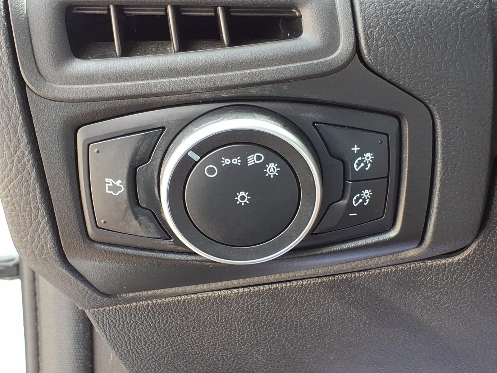 2015 Ford Focus SE 4dr Hatchback