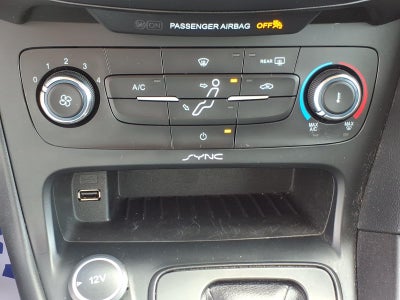 2015 Ford Focus SE 4dr Hatchback