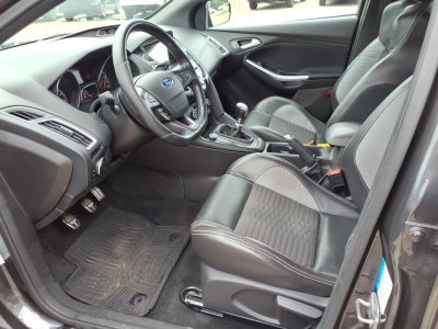 2016 Ford Focus ST 4dr Hatchback