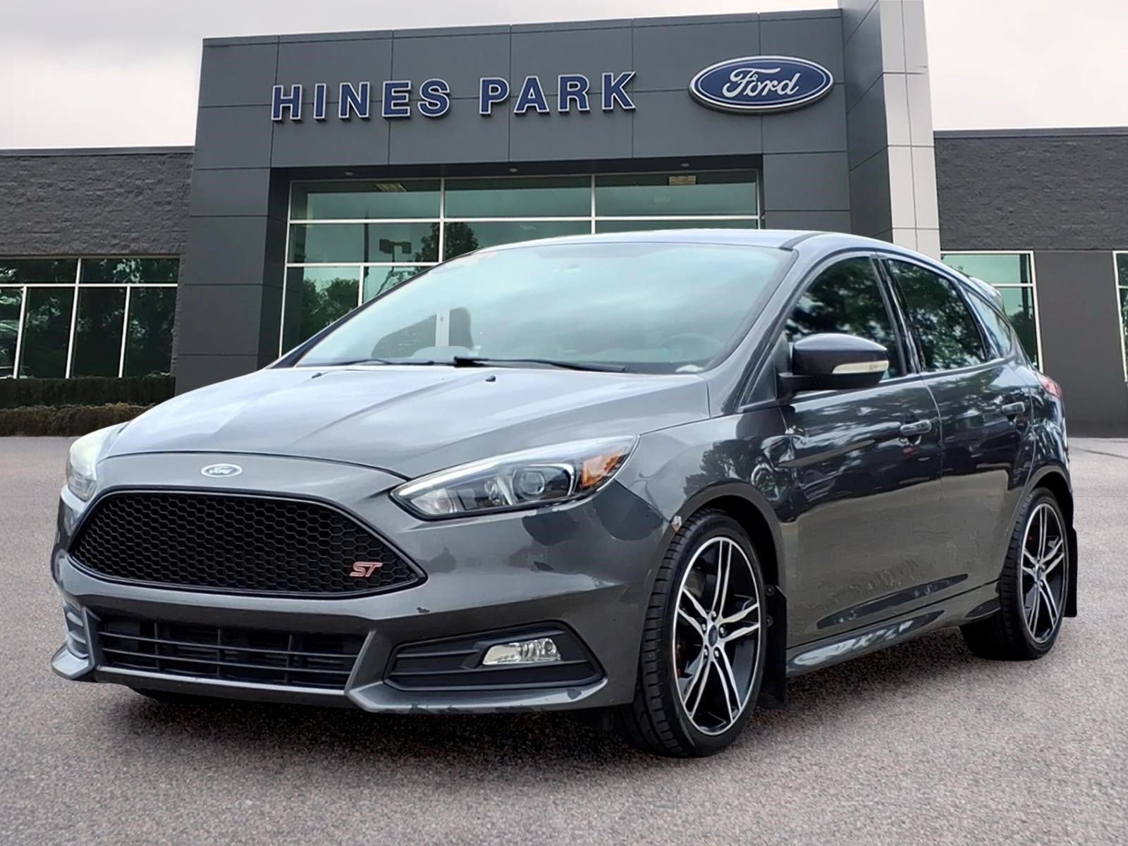 2016 Ford Focus ST 4dr Hatchback