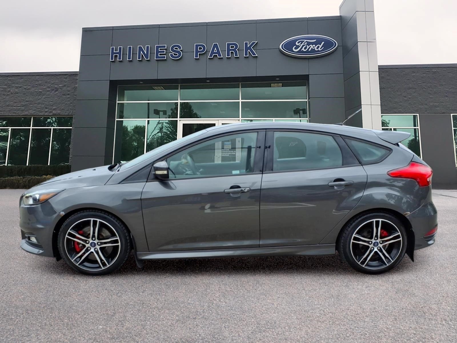2016 Ford Focus ST 4dr Hatchback