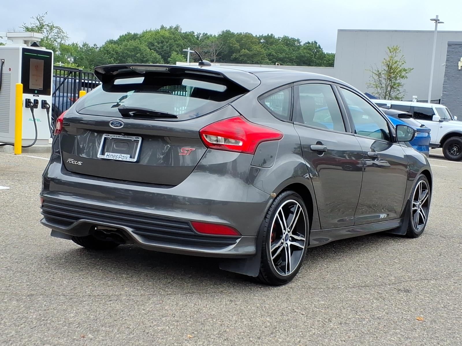2016 Ford Focus ST 4dr Hatchback