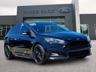2017 Ford Focus ST 4dr Hatchback