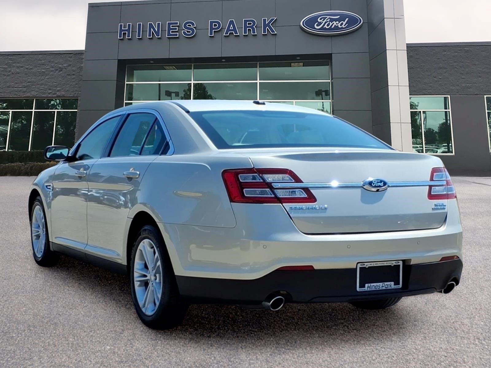 2018 Ford Taurus SEL