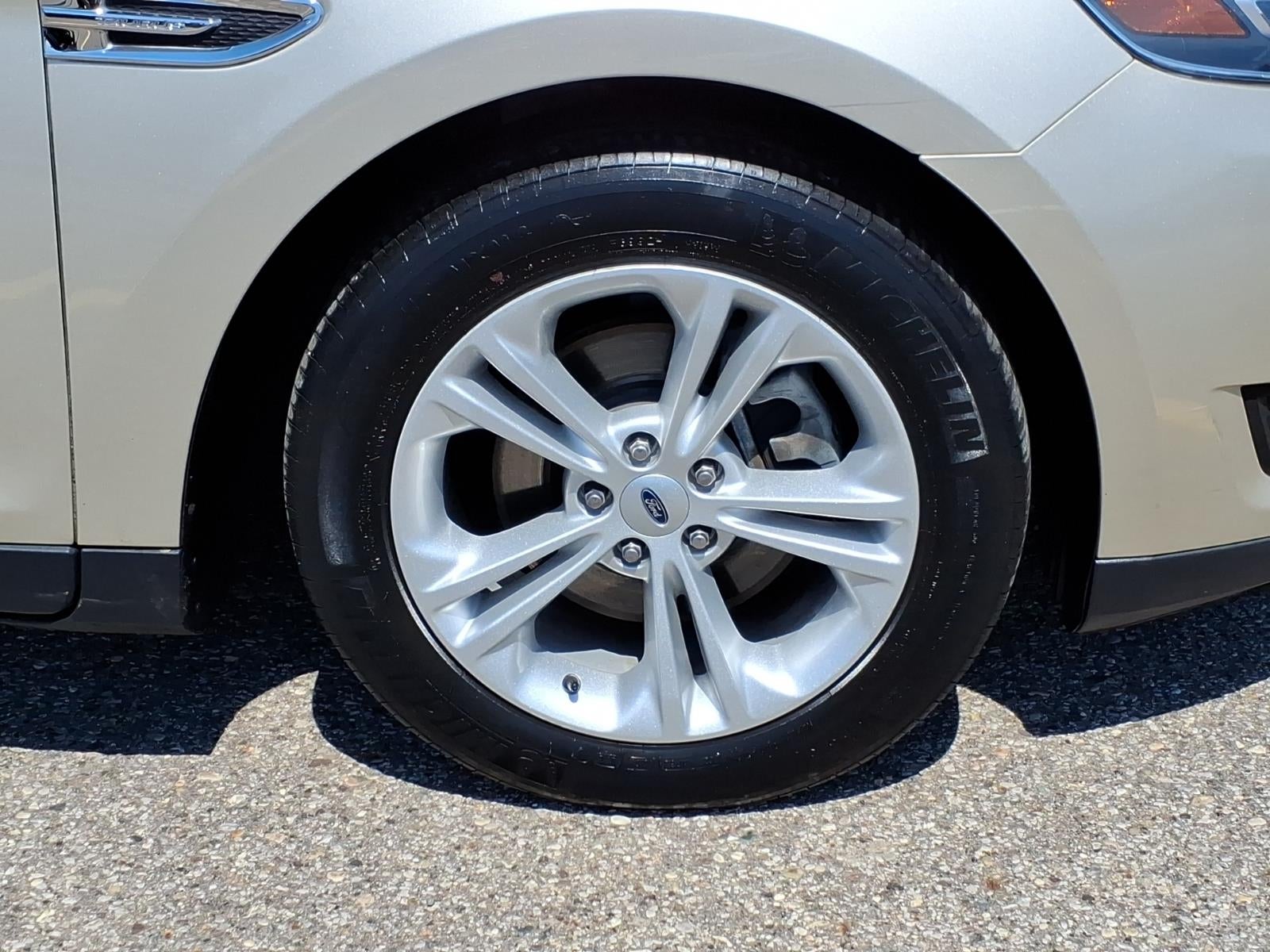 2018 Ford Taurus SEL