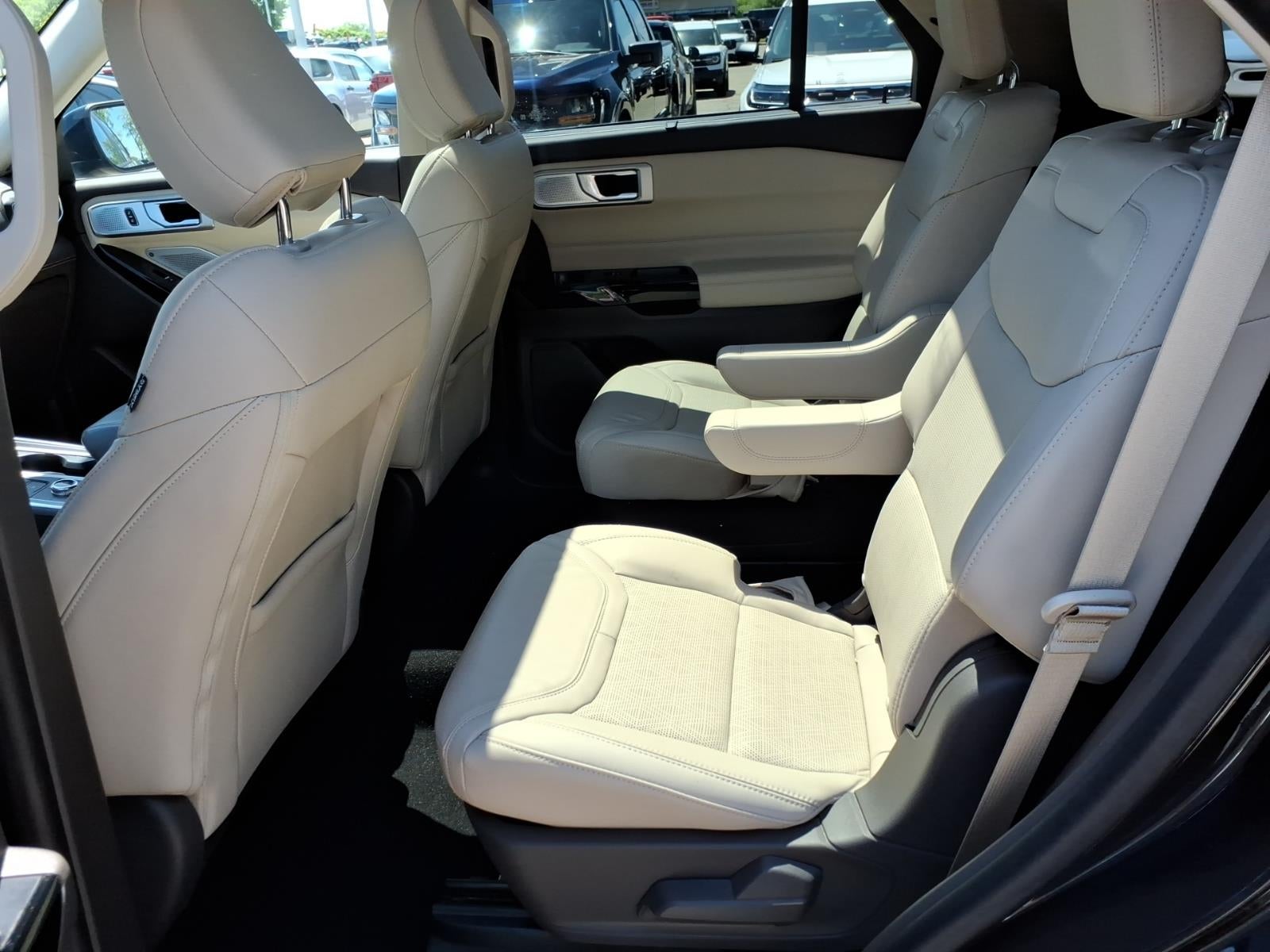 2023 Ford Explorer AWD Platinum 4dr SUV