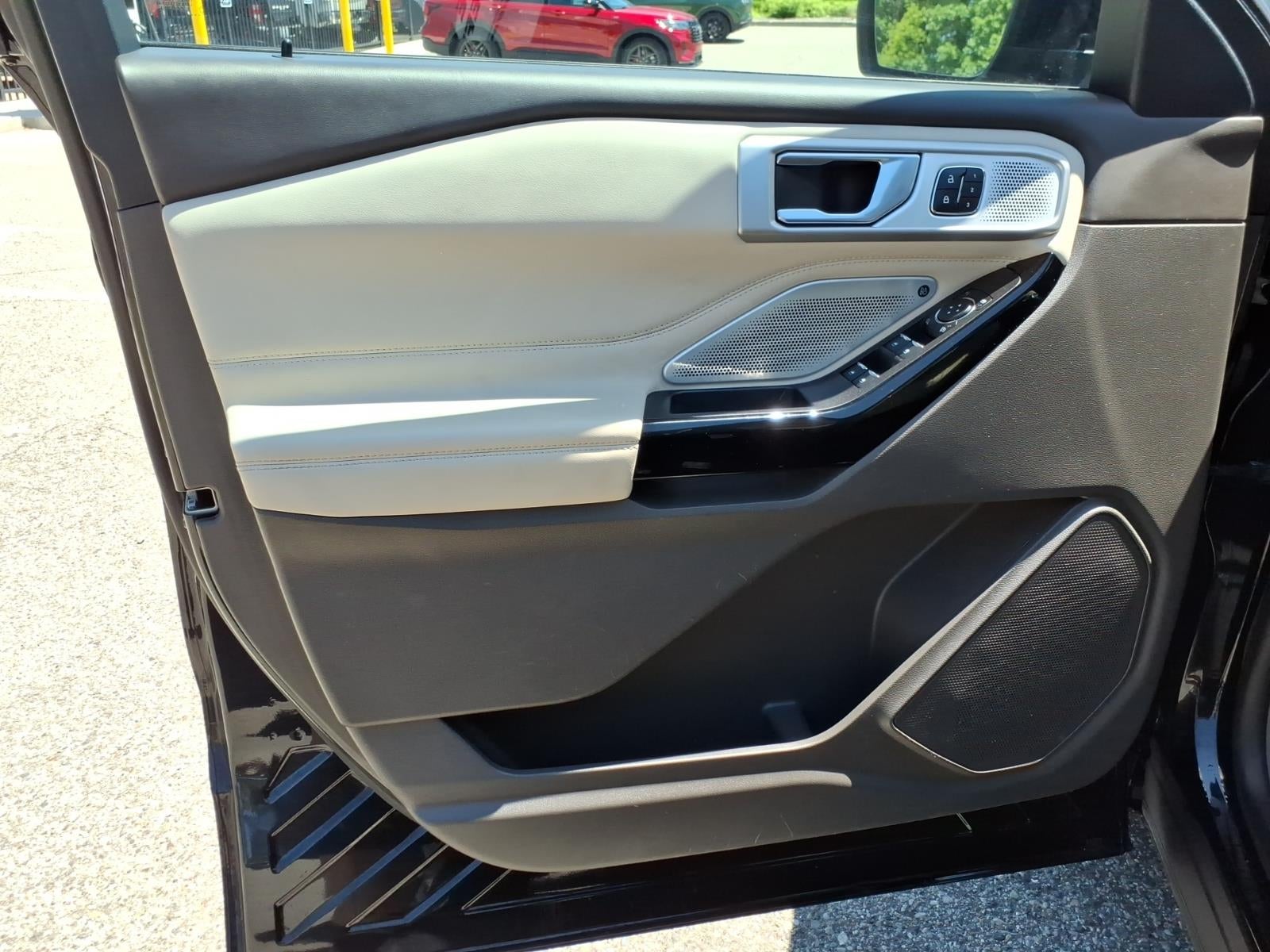 2023 Ford Explorer AWD Platinum 4dr SUV