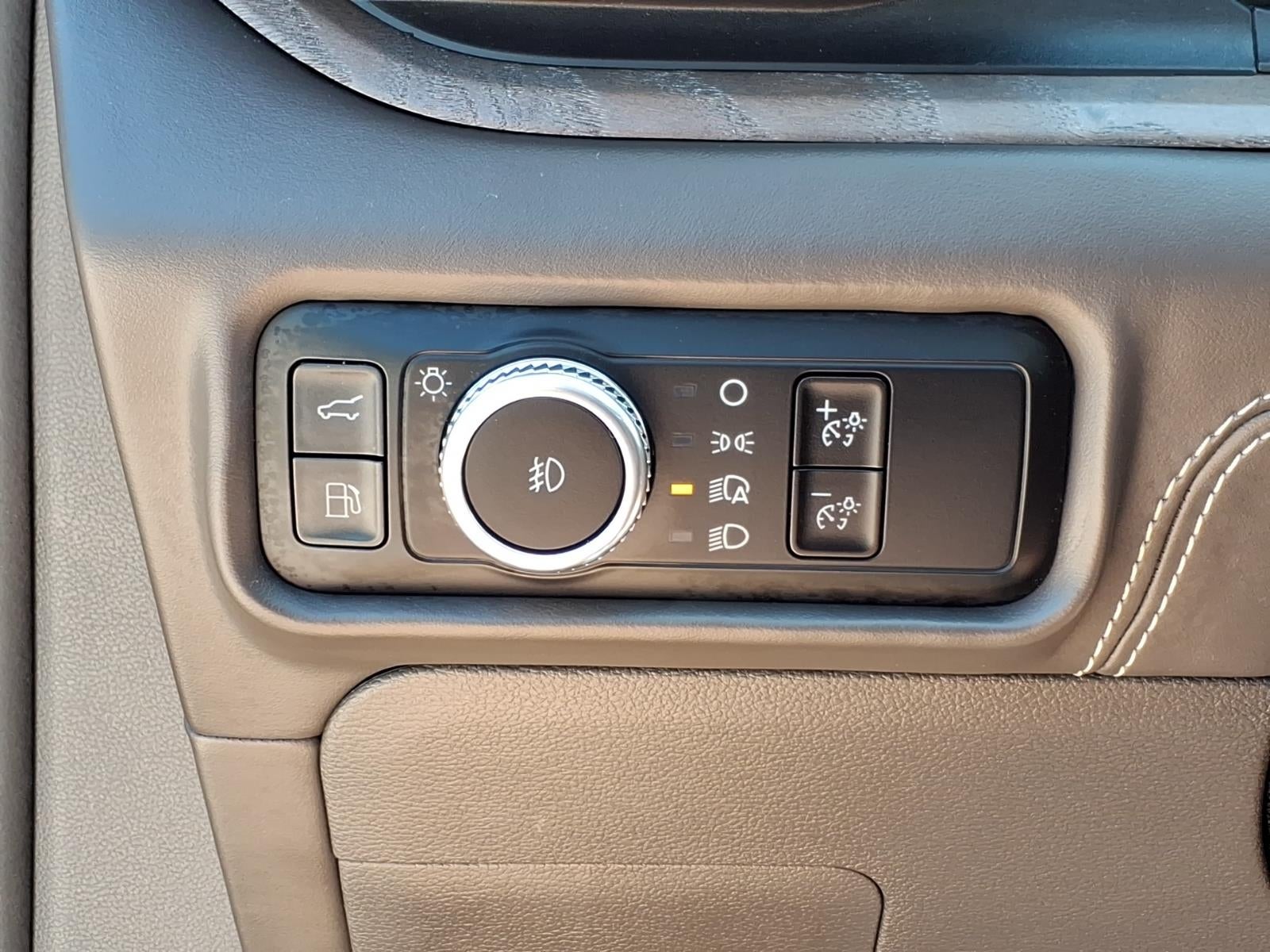 2023 Ford Explorer AWD Platinum 4dr SUV