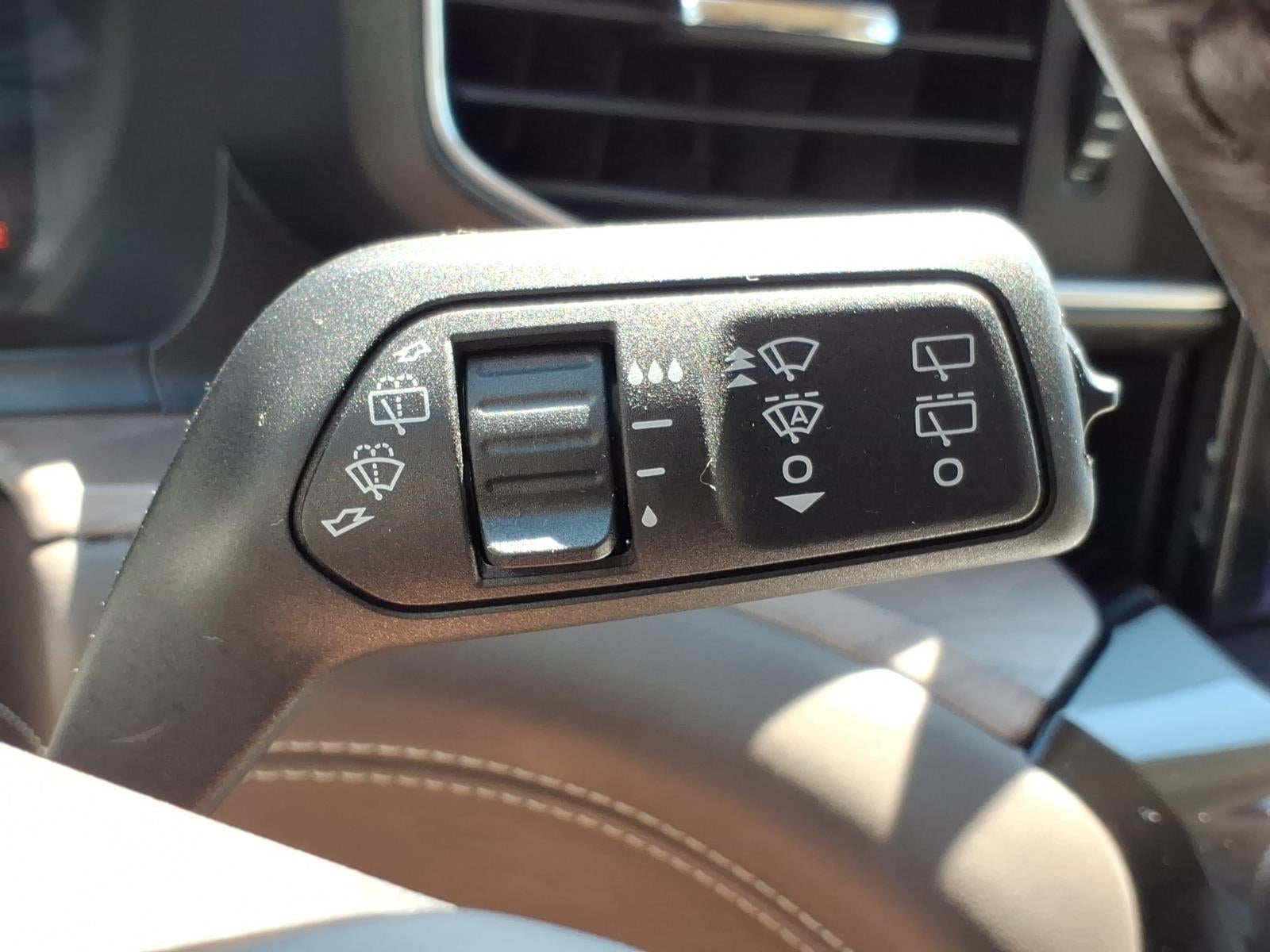 2023 Ford Explorer AWD Platinum 4dr SUV