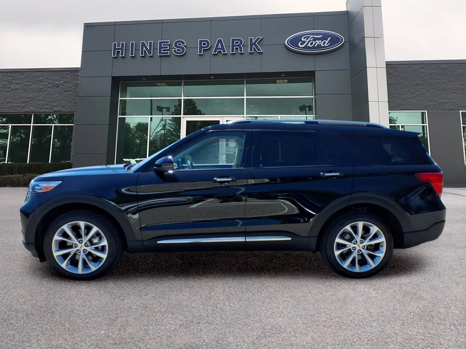 2023 Ford Explorer AWD Platinum 4dr SUV