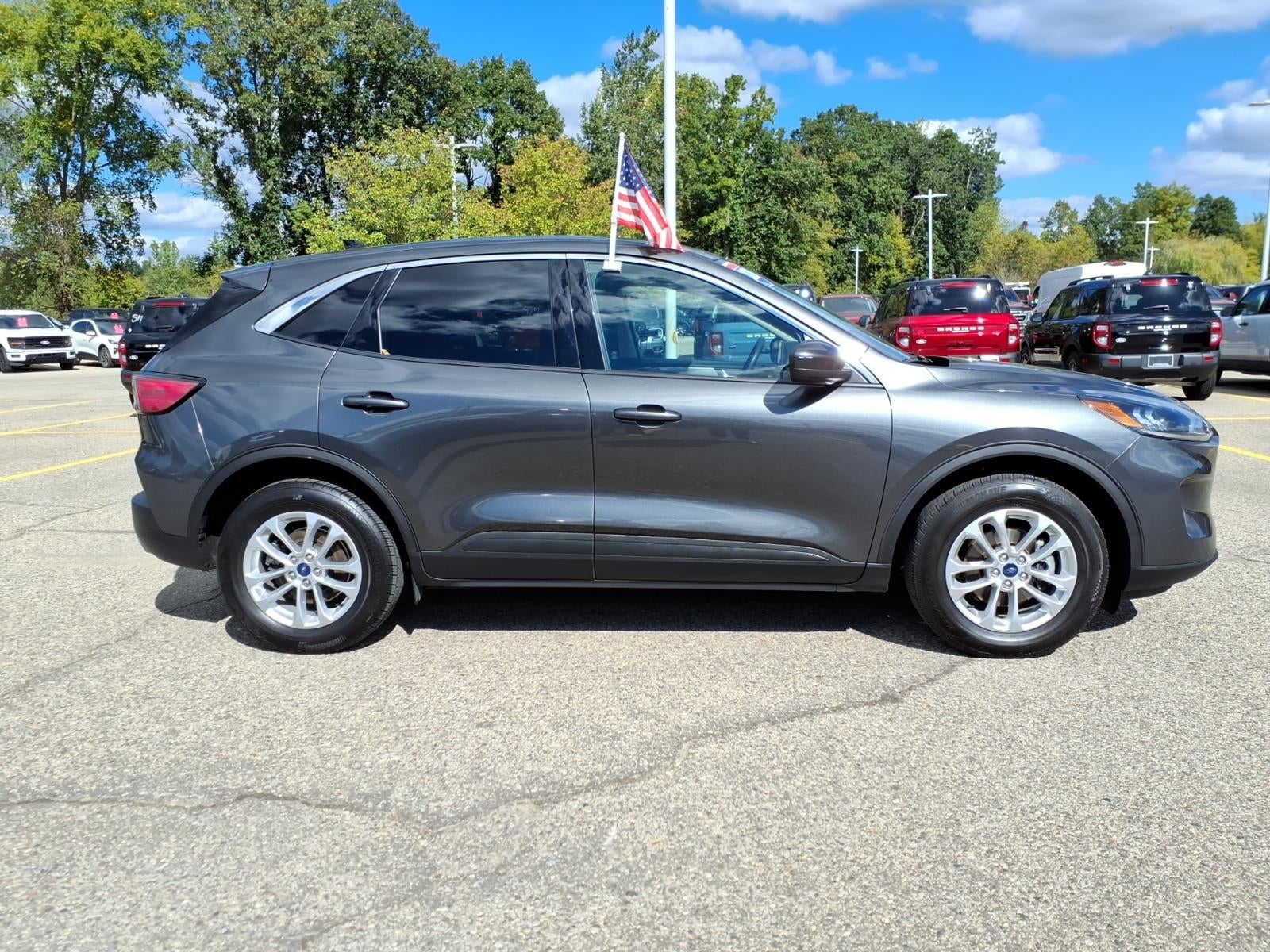 2020 Ford Escape SE
