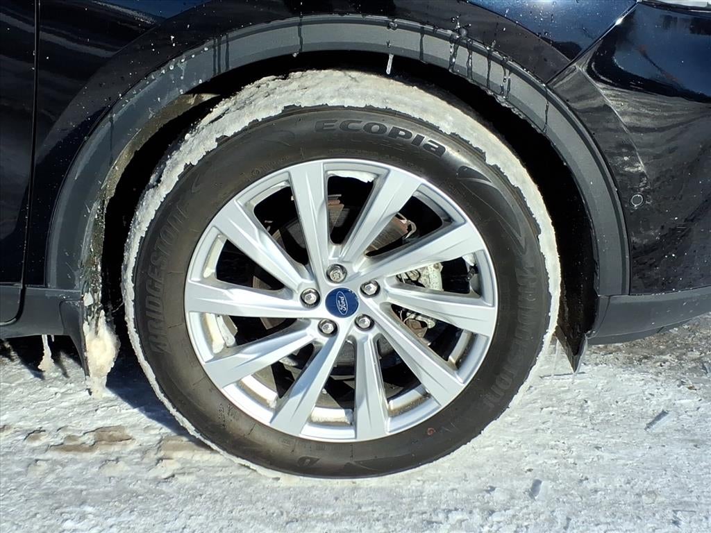 2022 Ford Escape Titanium Elite