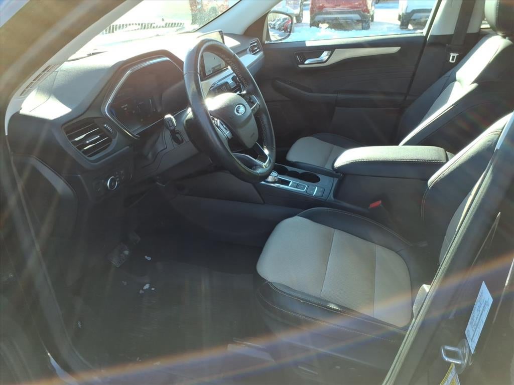 2022 Ford Escape Titanium Elite