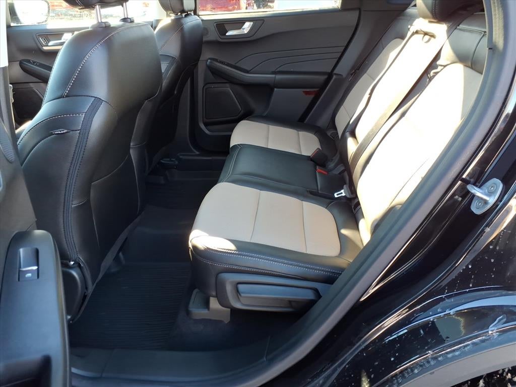 2022 Ford Escape Titanium Elite