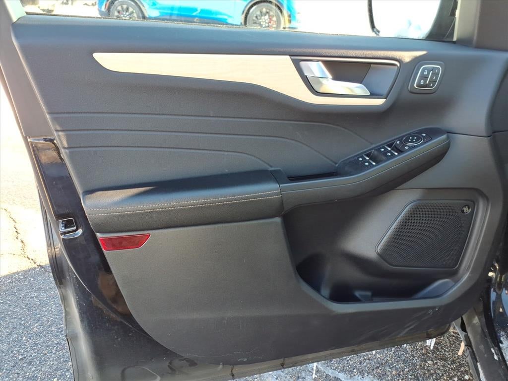 2022 Ford Escape Titanium Elite