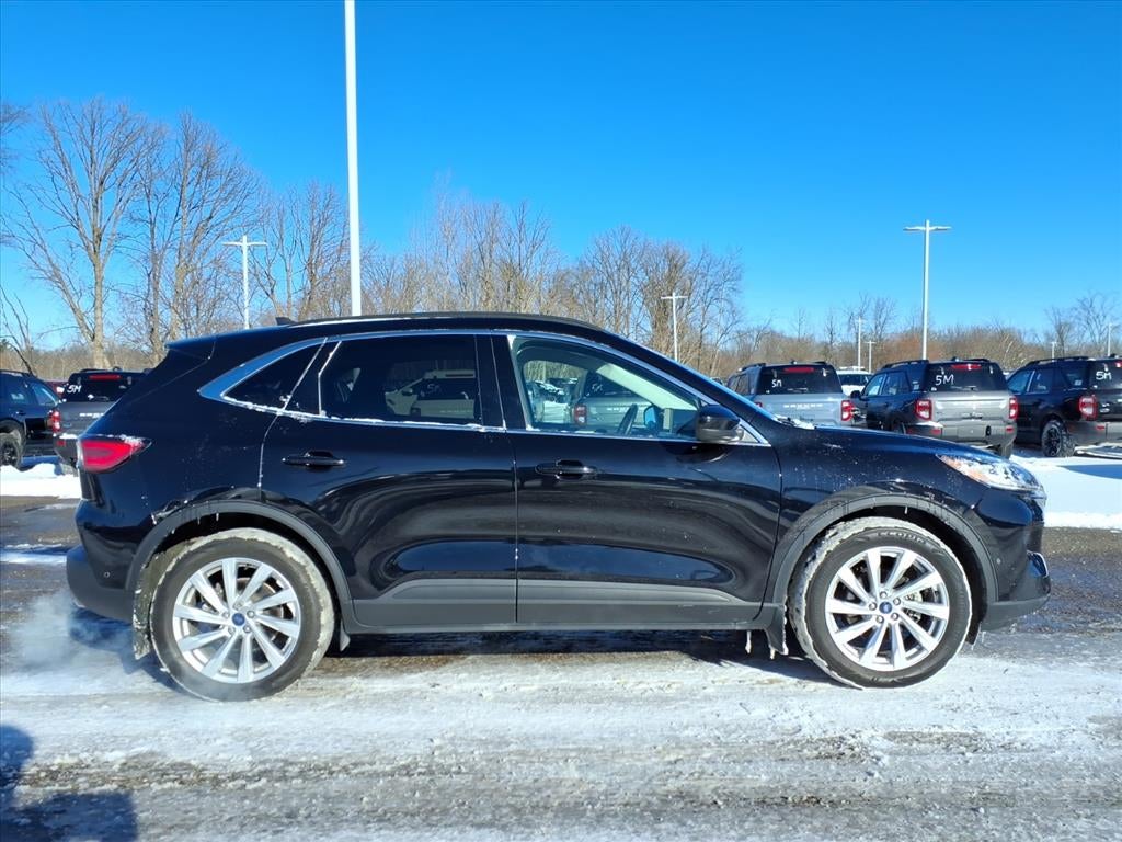 2022 Ford Escape Titanium Elite