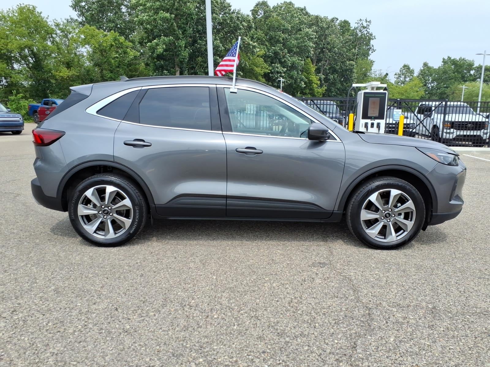2025 Ford Escape Platinum