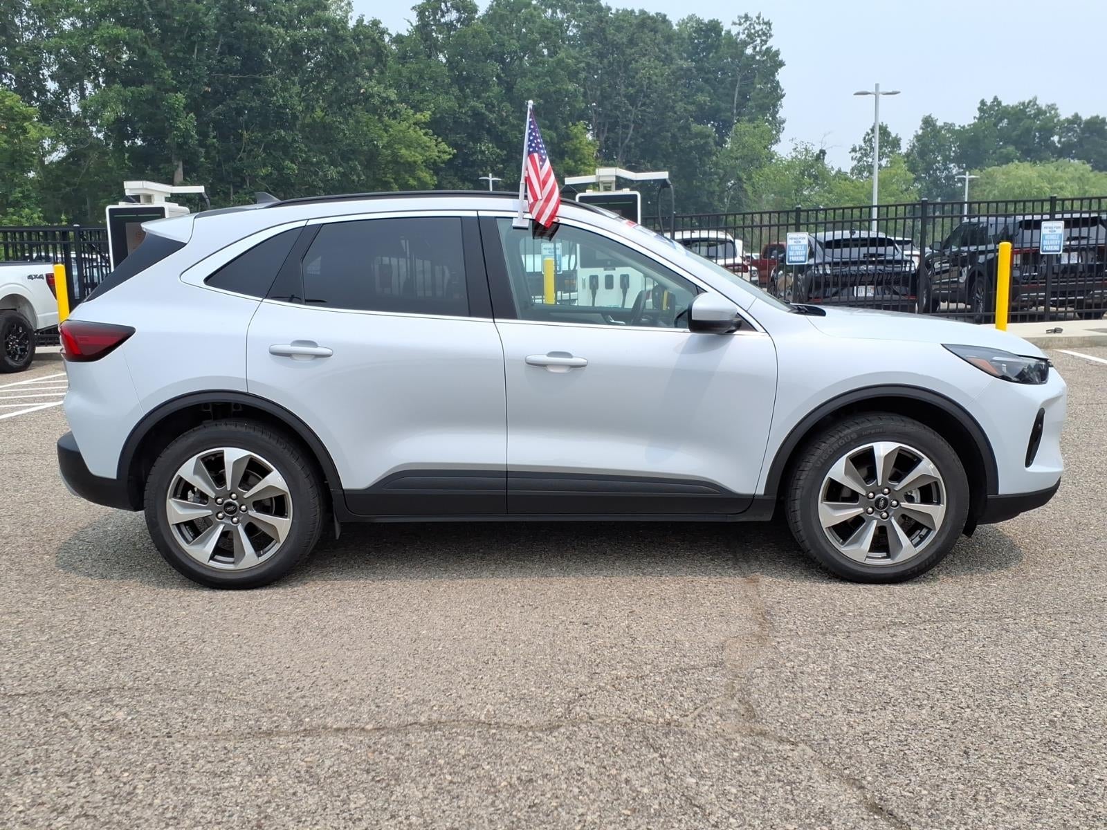2025 Ford Escape Platinum