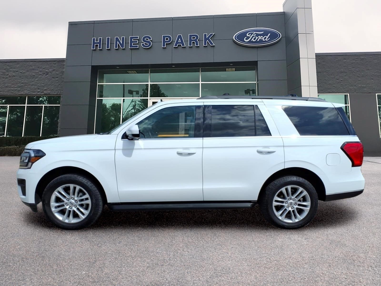 2024 Ford Expedition 4x4 XLT 4dr SUV