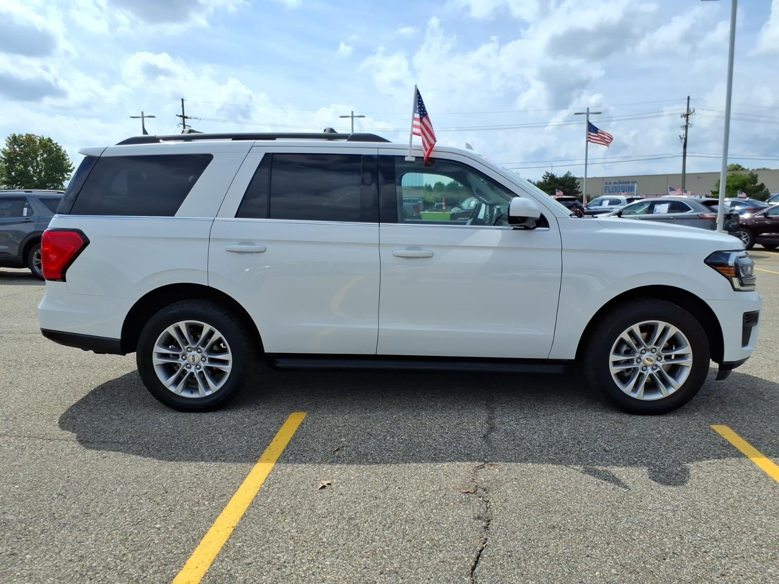 2024 Ford Expedition 4x4 XLT 4dr SUV