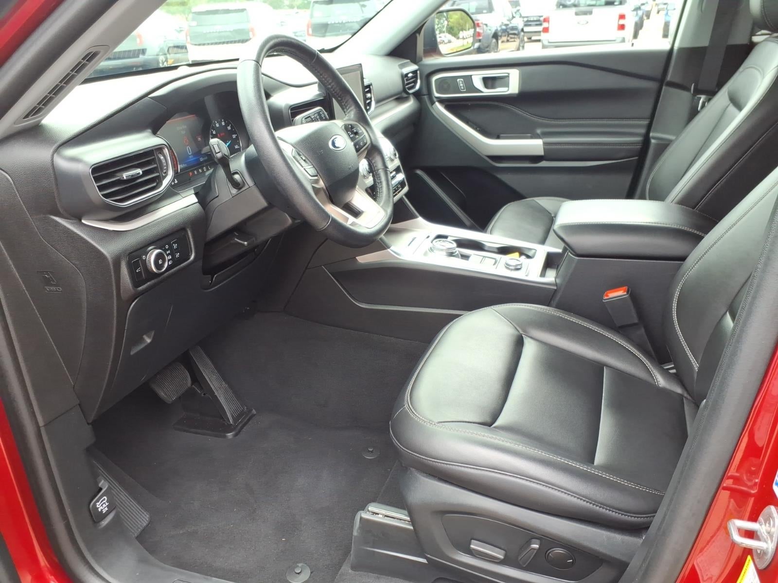 2024 Ford Explorer AWD XLT 4dr SUV