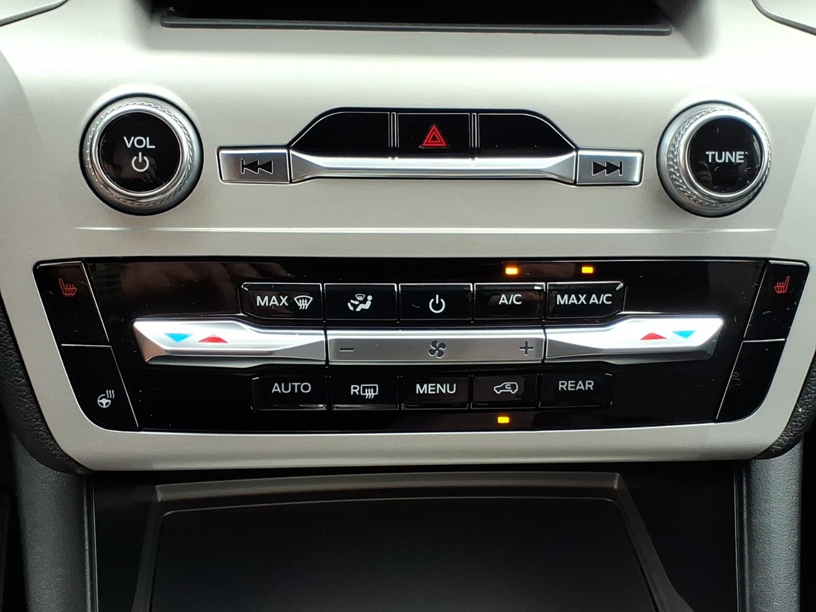 2024 Ford Explorer AWD XLT 4dr SUV