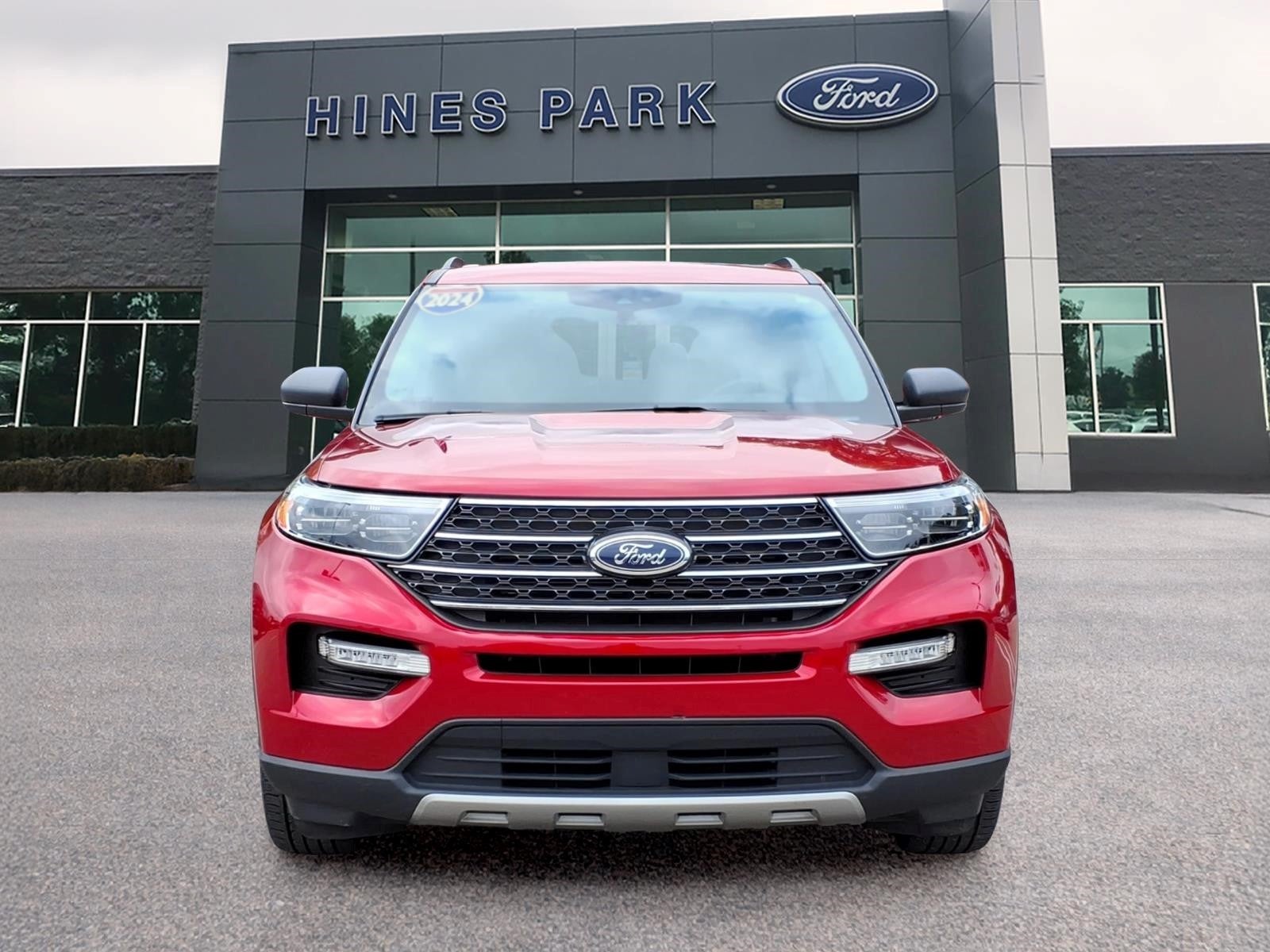 2024 Ford Explorer AWD XLT 4dr SUV