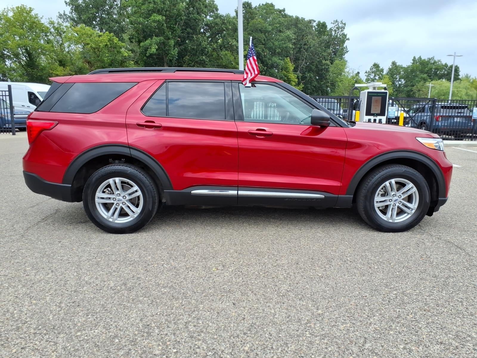 2024 Ford Explorer AWD XLT 4dr SUV