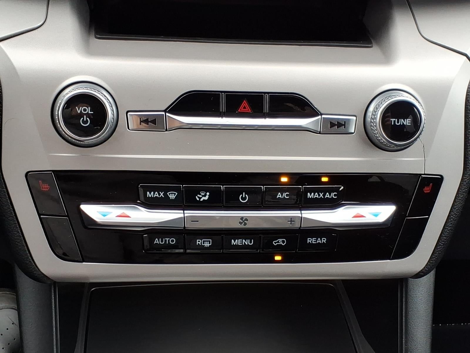 2023 Ford Explorer AWD XLT 4dr SUV