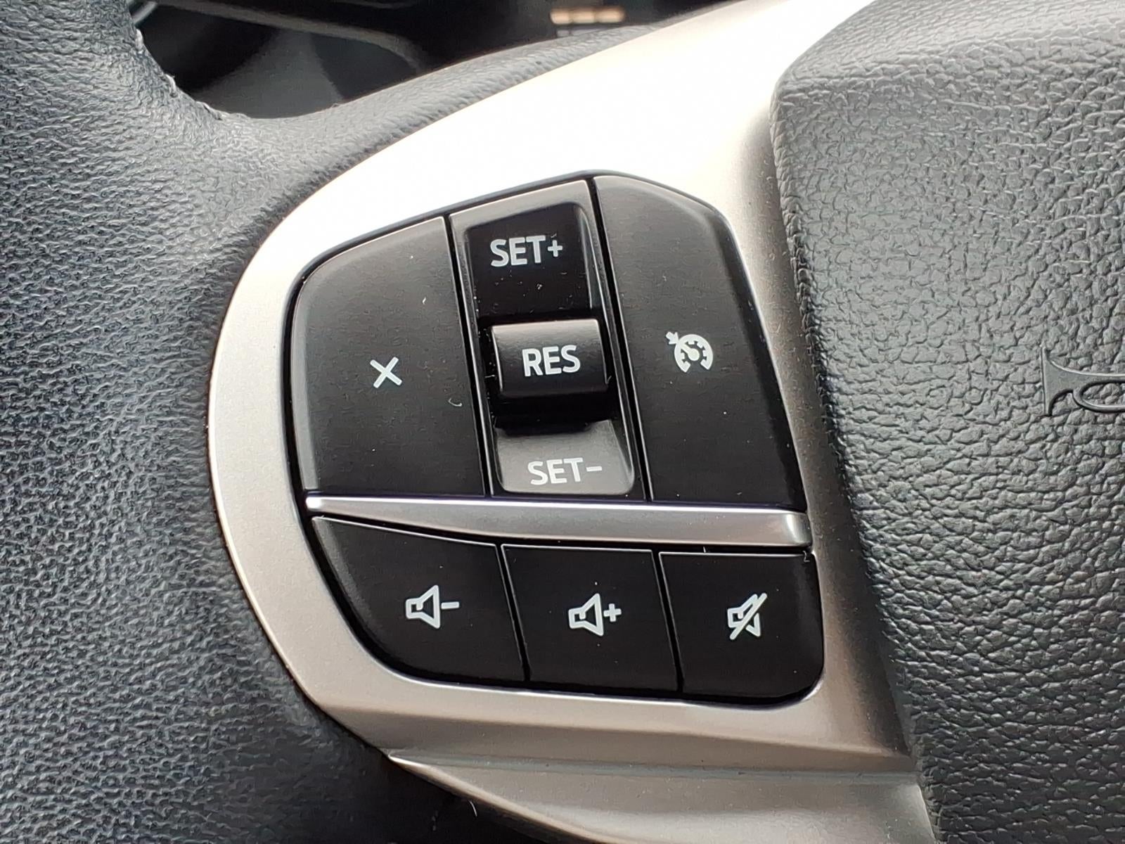 2023 Ford Explorer AWD XLT 4dr SUV
