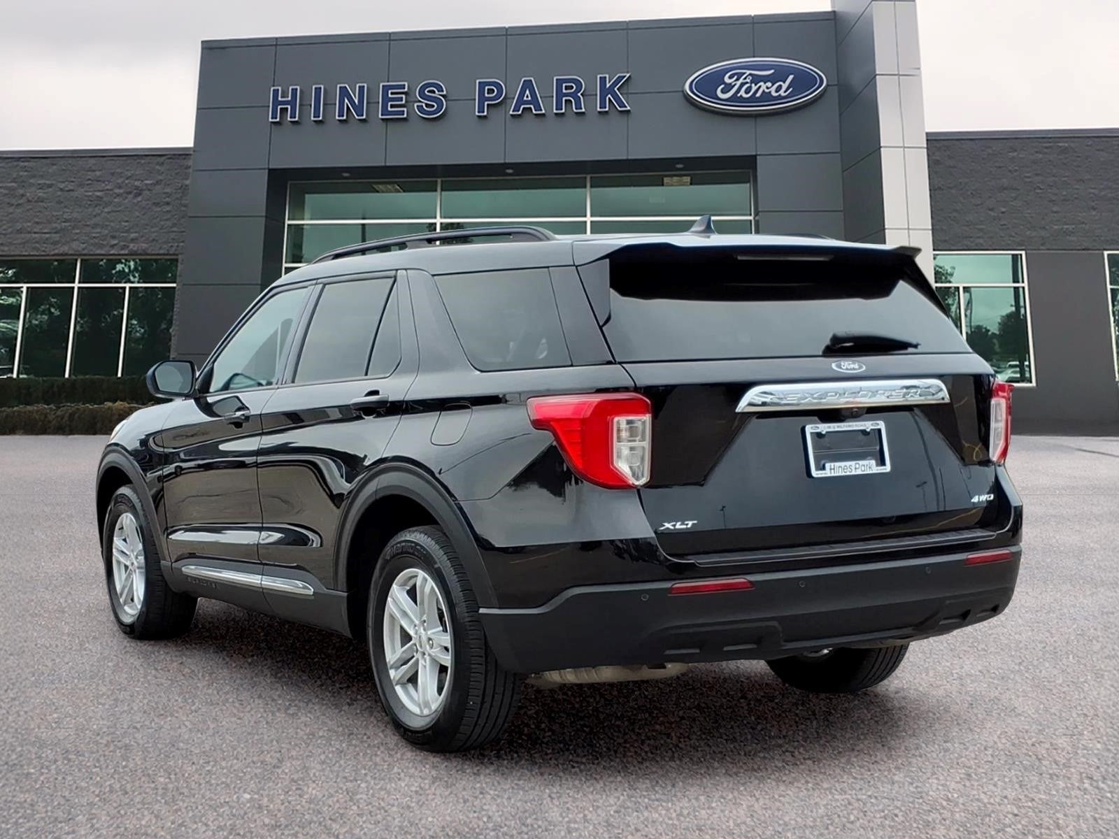 2023 Ford Explorer AWD XLT 4dr SUV