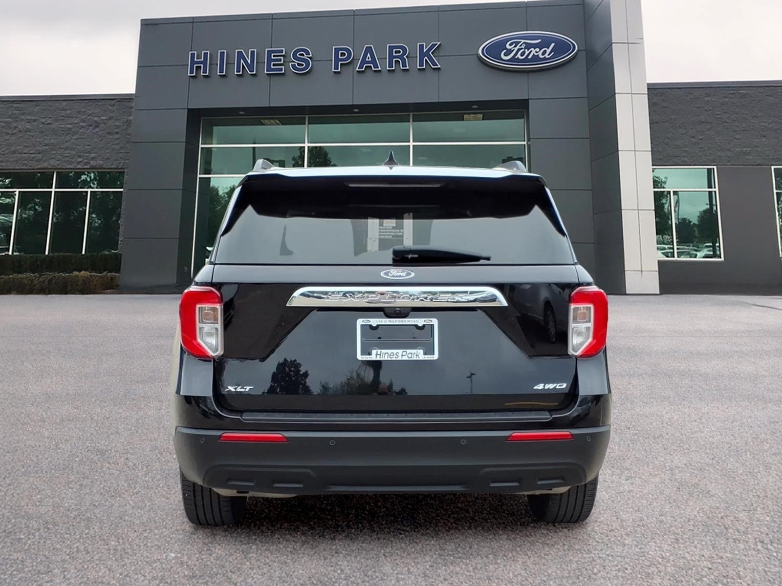 2023 Ford Explorer AWD XLT 4dr SUV