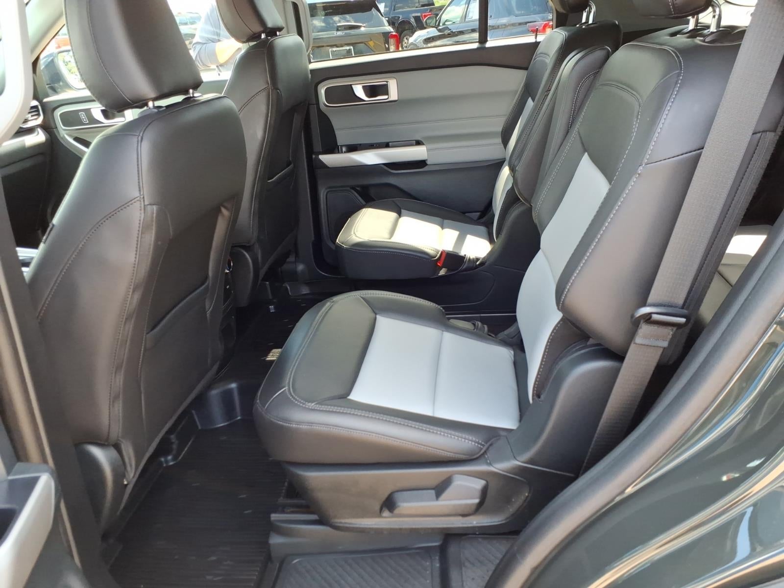 2023 Ford Explorer AWD XLT 4dr SUV