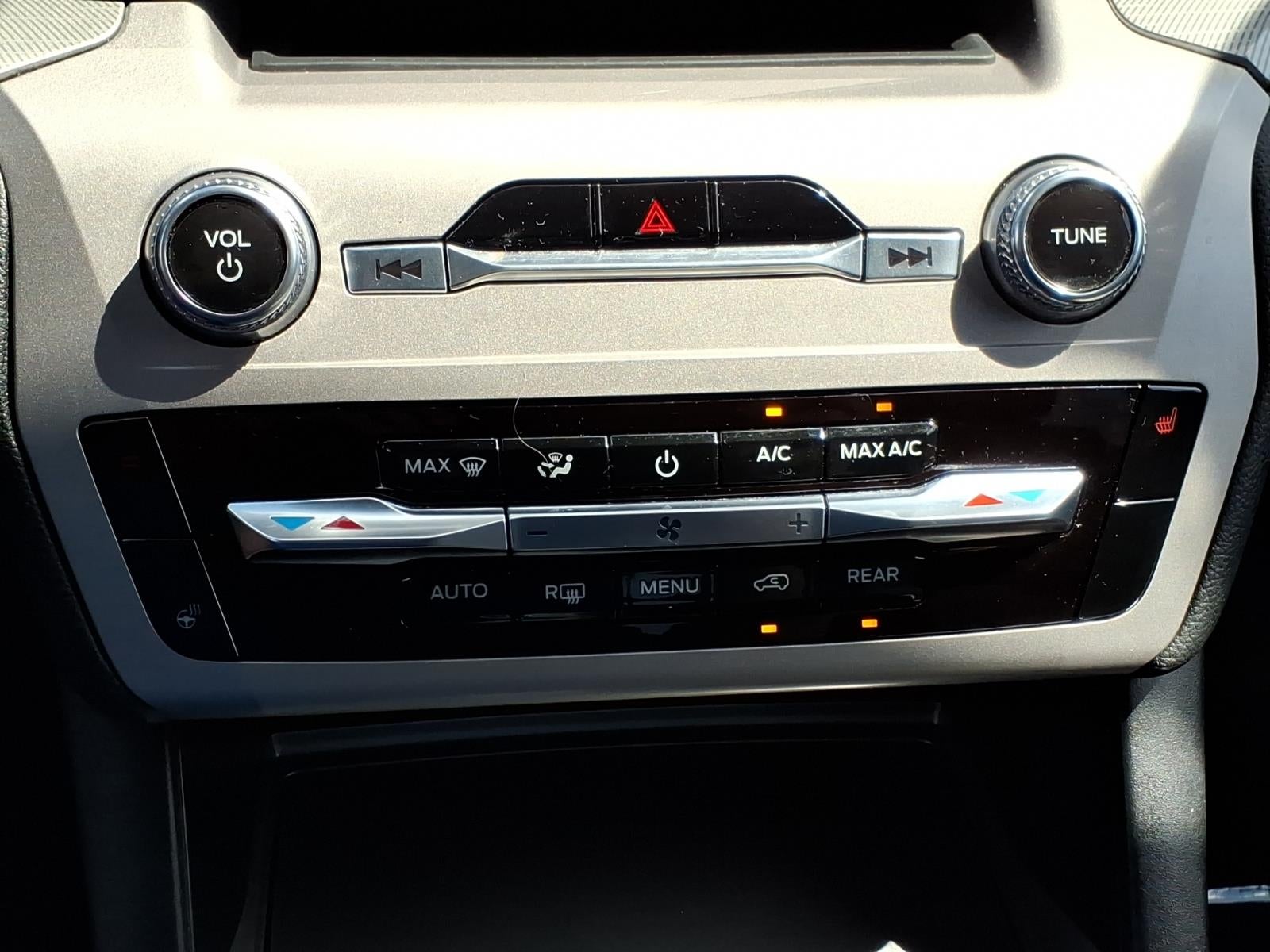 2023 Ford Explorer AWD XLT 4dr SUV