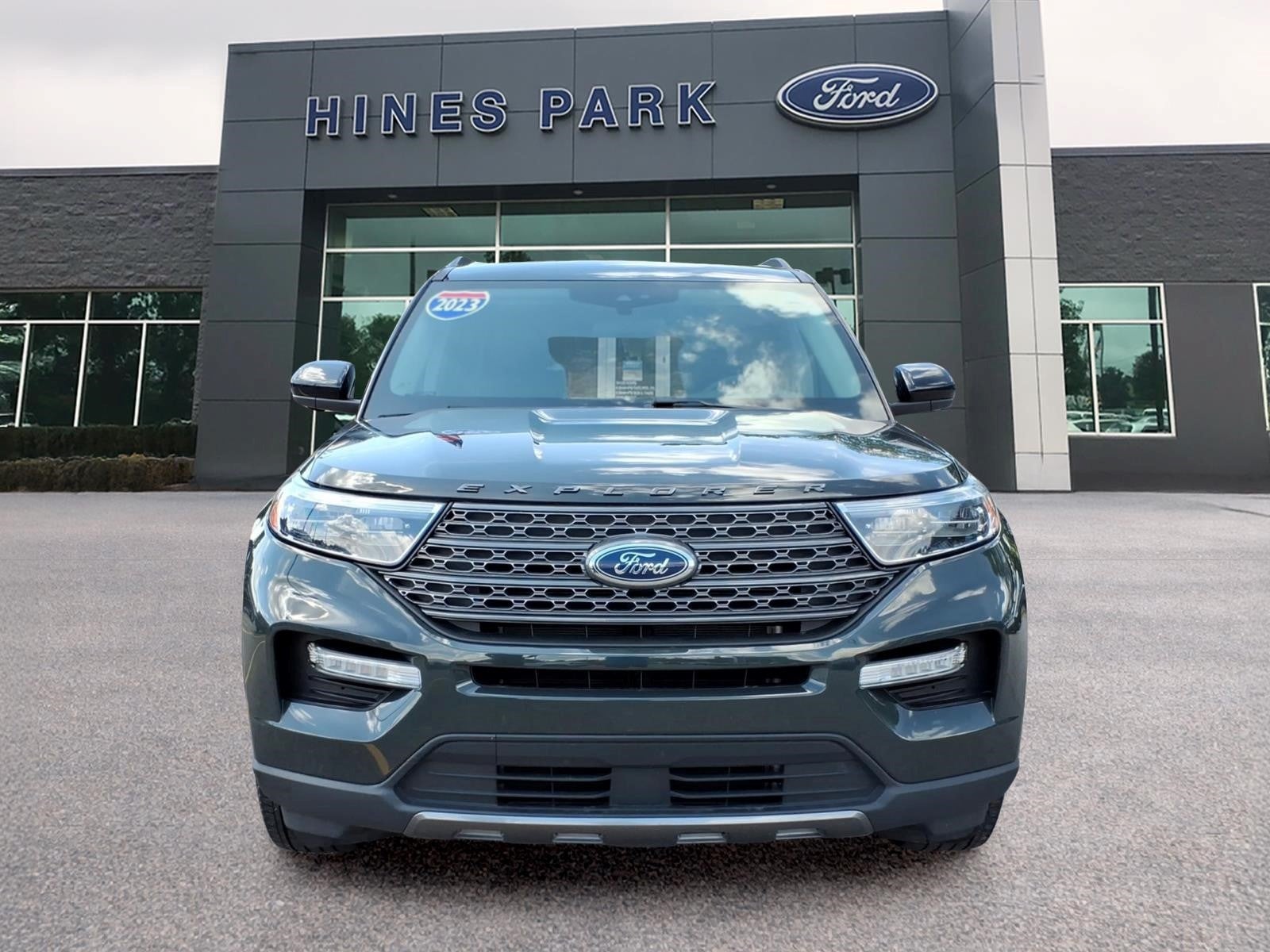2023 Ford Explorer AWD XLT 4dr SUV