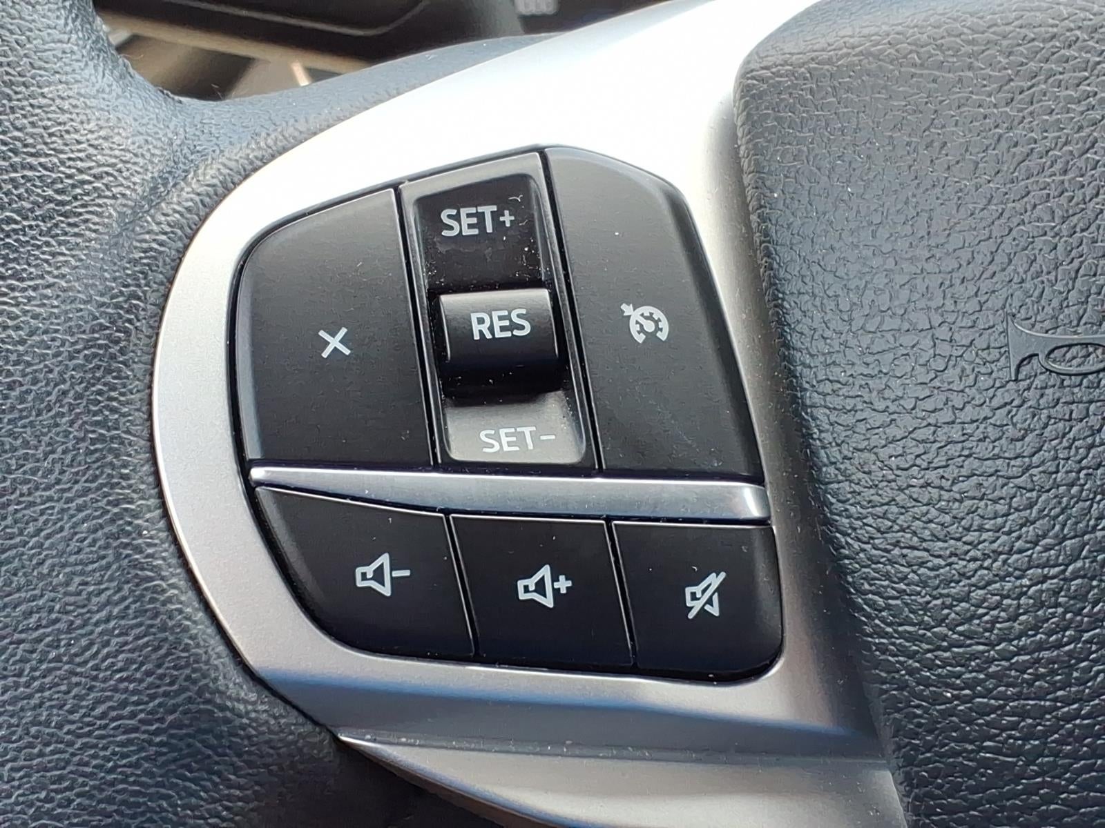 2023 Ford Explorer AWD XLT 4dr SUV