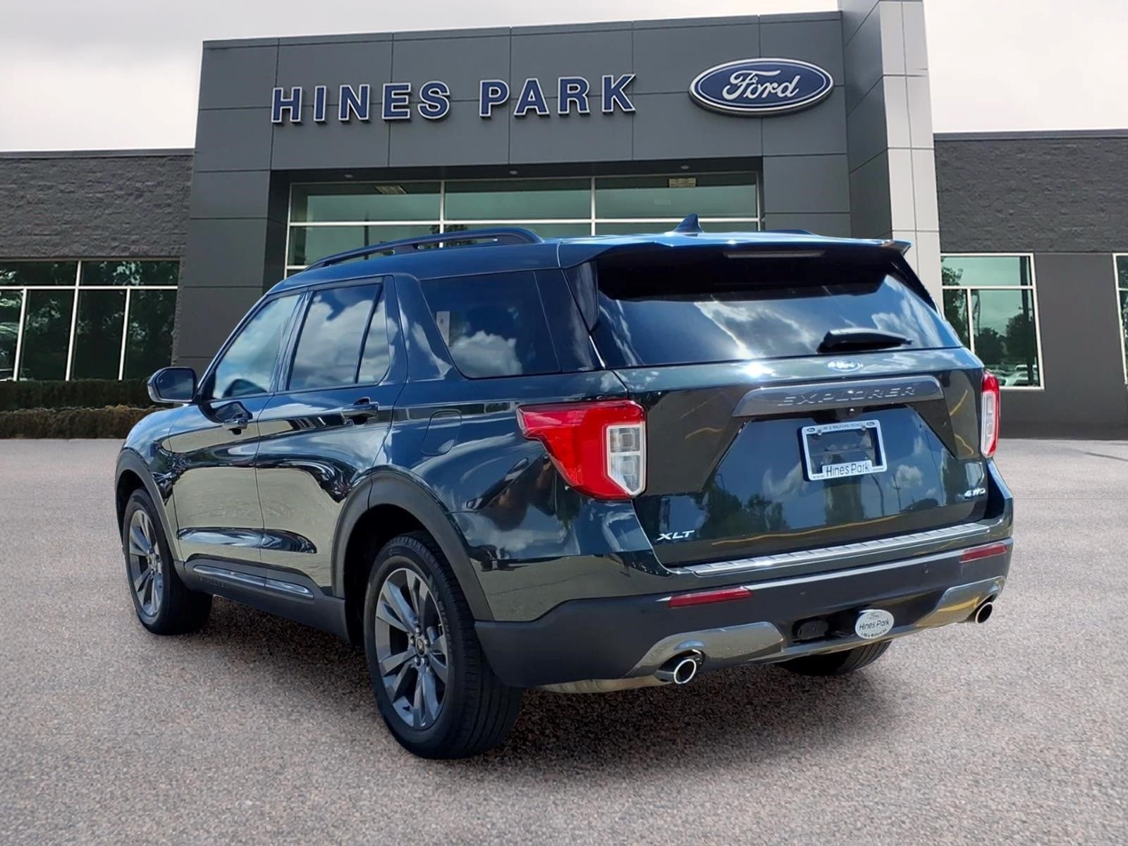 2023 Ford Explorer AWD XLT 4dr SUV