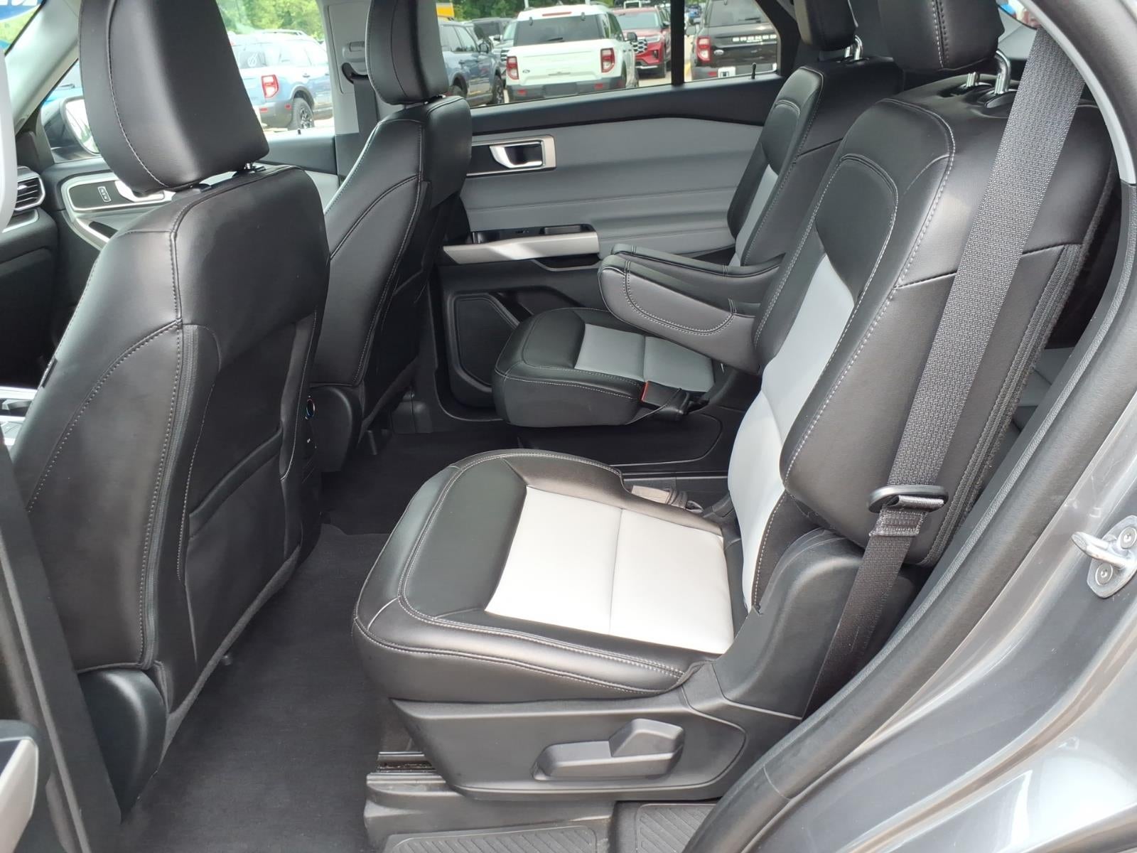 2024 Ford Explorer AWD XLT 4dr SUV