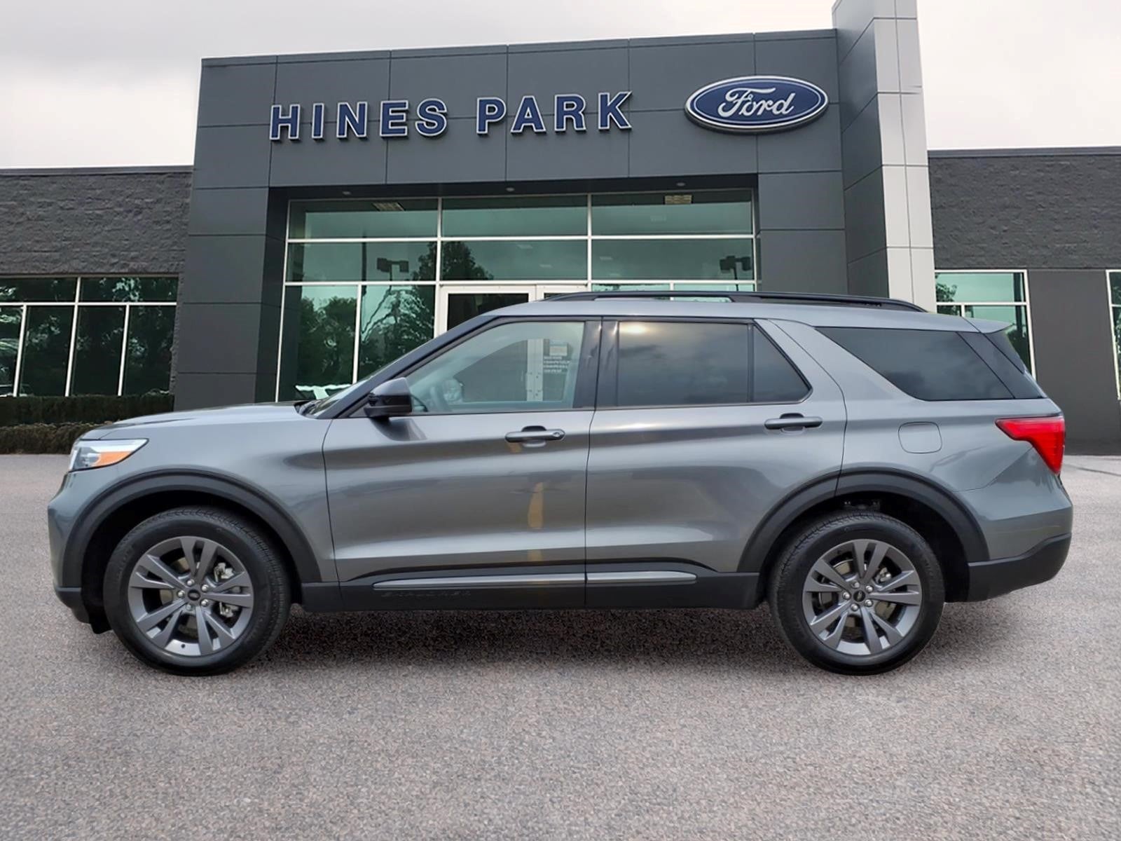 2024 Ford Explorer AWD XLT 4dr SUV