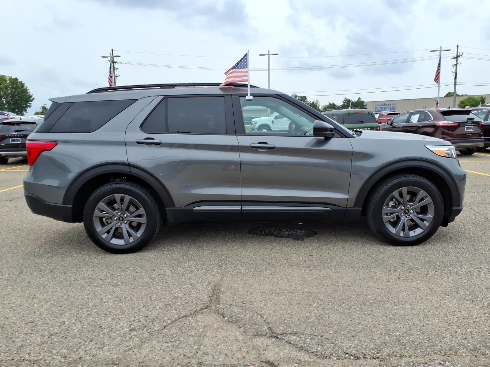 2024 Ford Explorer AWD XLT 4dr SUV